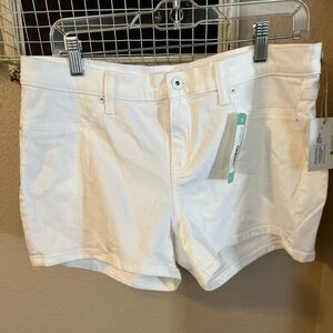 𝅺LILA ryan white shorts